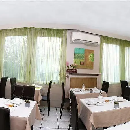 Szálloda La Rotonde